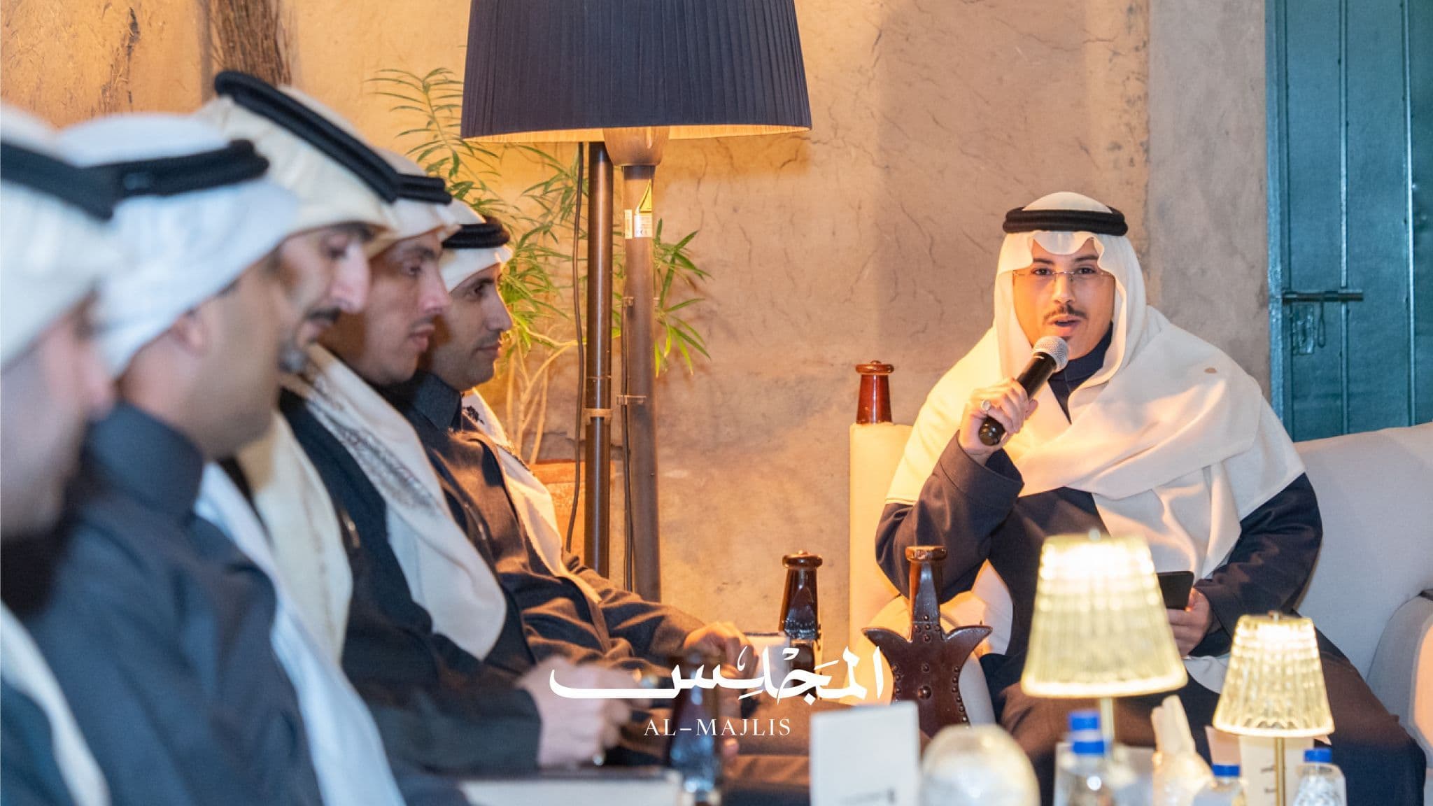 المتحدث الرسمي صوت الجهة أم صورتها